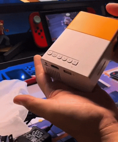 PROYECTOR PLUSVI® PORTÁTIL DEFINICION ULTRA HD 1080P